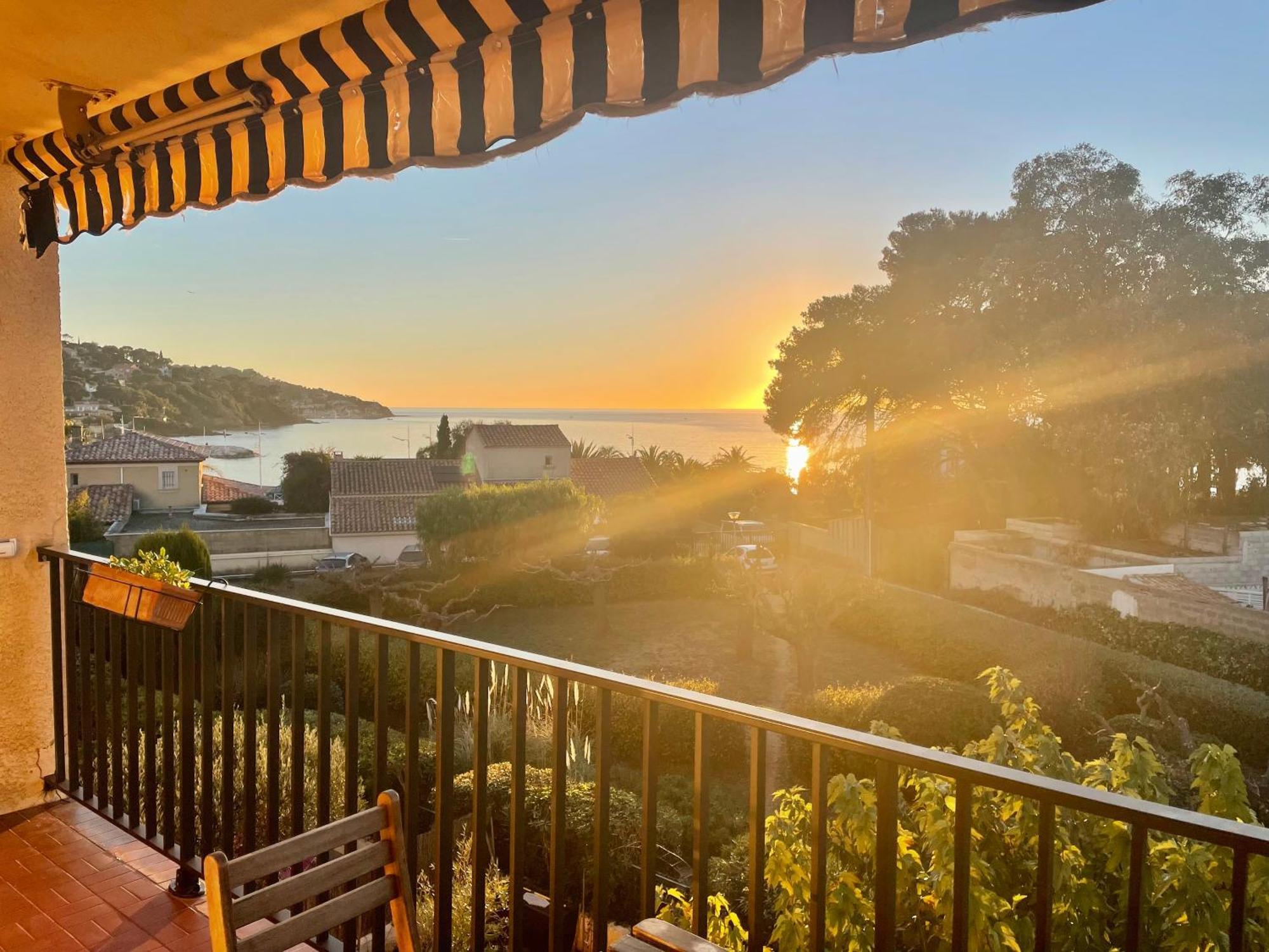 Agréable studio vue mer refait à neuf&climatisé Le Pradet Exterior foto