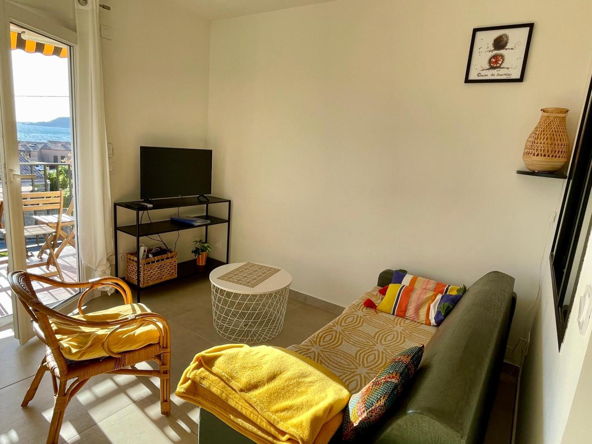 Agréable studio vue mer refait à neuf&climatisé Le Pradet Exterior foto